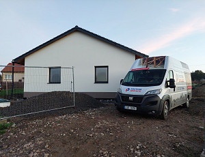 Zateplení novostavby typu bungalov pomocí foukané izolace